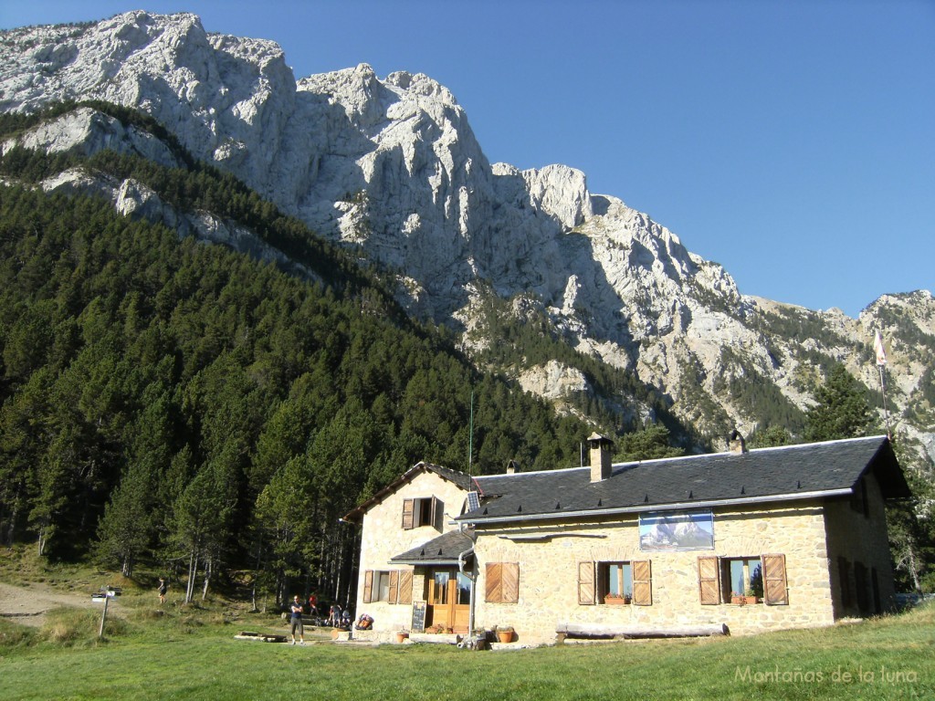 Refugio Lluis Estasen, 1.668 mts.